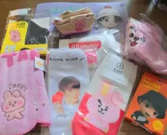 BTＳジョンググJKタイニータン新品マスクヘアーバンド靴下等９点セット。