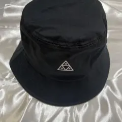 HUF バケットハット ブラック 刺繍ロゴのサムネイル