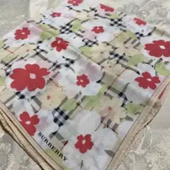 Burberry ハンカチ　フラワー柄