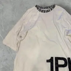 1PIU1UGUALE3 ウノピゥウノウグァーレトレ Tシャツ L ロゴ 白のサムネイル