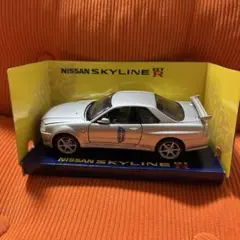美品 ニッサン スカイライン　GT-R 1:24 日産 nissan ミニカー