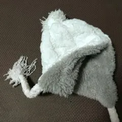 ニット帽 ポンポン付き