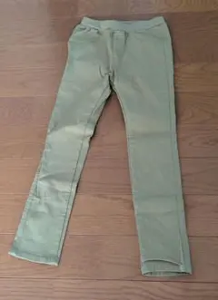 ベージュ　パンツ　ストレッチ
