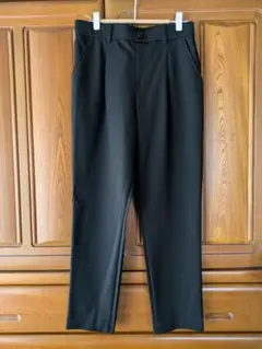 黒色 プリーツ入り スラックス レディース