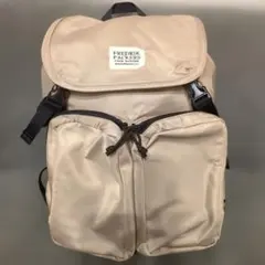 美品【別注】FREDRIK PACKERS Wポケット バックパック ベージュのサムネイル