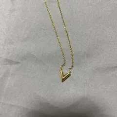 VIVID ゴールド V字型ネックレス