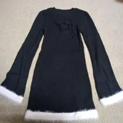 ニット　黒ワンピース　ミニ丈　タイトワンピ