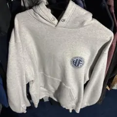 大人気モデル　HUF グレー パーカー