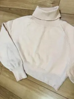 Dazy ベージュ　タートルネック ニット