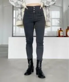 ブラック スキニーパンツ