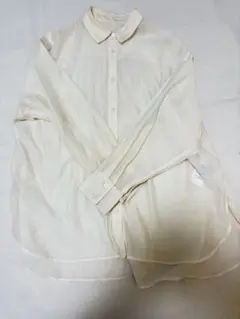ローリーズファーム　シアーシャツＬＳ　オフホワイト(ロング)
