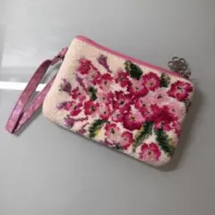 花柄刺繍ポーチ ピンク　手持ち付き！