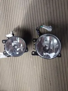 スズキ　ノマド　JC74W　純正　フォグランプ レンズ左右セットのサムネイル