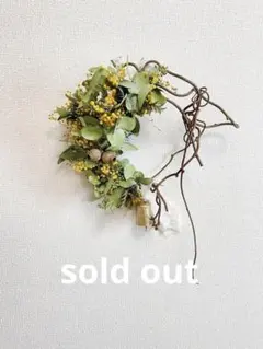 キウイの蔓でミモザのハーフリース〜カウベル付き