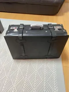 サントリー　角瓶　革製トランク　ケース　ボストンバック　ブラック　希少旅行