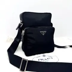 【超美品・使用感少ない✨】プラダ アマゾン型 ショルダーバッグ ナイロン 黒のサムネイル