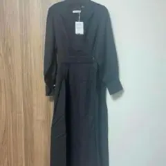 新品タグ付　ロングワンピース　長袖　開襟シャツワンピ　カシュクール　vネック 黒