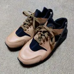 NIKE　AIR HUARACHE LE　ナイキ　エアハラチLE