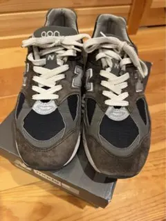 ニューバランス990 V2のサムネイル