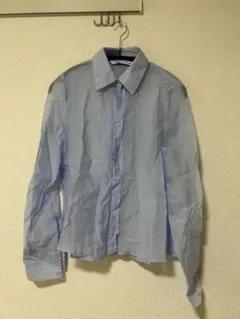 ライトブルー シャツ