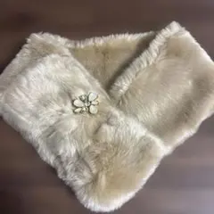 tocca ビジュー付き　ファーマフラー