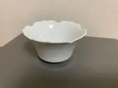 ホワイト 花びら型 ボウル
