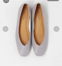 Vカットスクエアトゥフラットシューズ