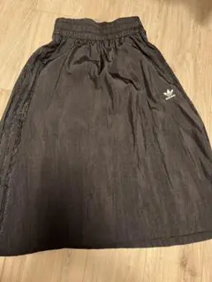adidasスカート