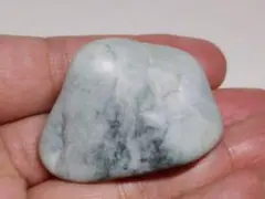 糸魚川270 翡翠 23g ヒスイ 原石 鑑賞石 自然石 誕生石 鉱物 鉱石
