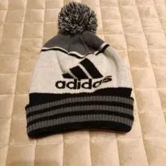 adidas ニット帽 ビーニー ポンポン付き ブラック グレー
