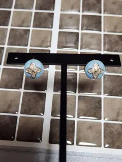 リバーシブルなピアス