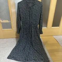 【現品限り‼️】ワンピース 韓国 小花柄 デート服 ウエストマーク 控えめコーデ