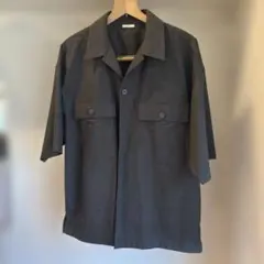 GU半袖シャツ グレー Lサイズのサムネイル