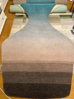 高級品】インドの手織りつぼ型ラグ - メルカリ