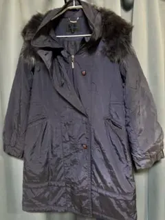 ファー付きフードのパープルロングコート