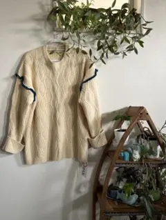 【新品未使用】FRIFULアイボリー ケーブル編み長袖ニット/送料込み