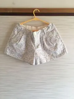 花柄ショートパンツ