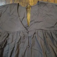 ダークグレー Vネック フレアシャツ