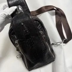 クロコダイル風ボディバッグ