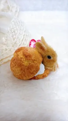 twin bell 羊毛フェルト うさぎさん ハンドメイド 樹脂粘土のサムネイル