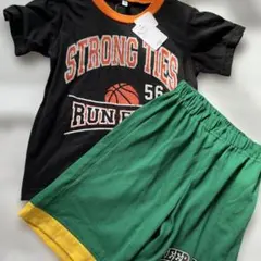 バスケットボールTシャツとショーツセット