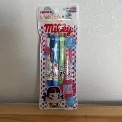 新品レア ミニーマウス イチゴ サラサマルチ4+1 ディズニーストア 多