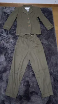 クリスチャンディオール　オリーブカラー ジャケットとパンツセットアップ　レトロ