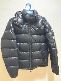 MONCLER ブラック ダウンジャケット フード付き