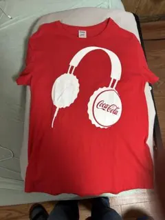 Coca-Cola ヘッドホンデザイン キャンペーンTシャツ レッドのサムネイル