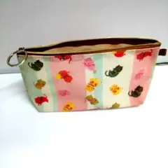 ネコ柄のメッシュポーチ　ペンケースにも