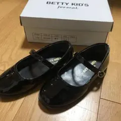 BETTY KID’S〉キッズ〉エナメルフォーマルシューズ（19cm）
