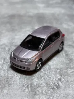 トミカ 日産 ティーダ《シルキーベージュ》希少品 - メルカリ
