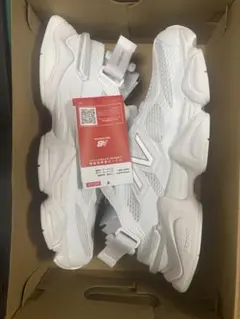 New Balance 9060 ホワイト サンダルのサムネイル