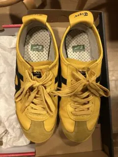 Onitsuka Tiger イエロー/ブラック スニーカー23.5cm